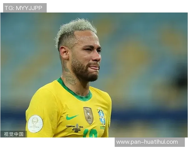 世体:维尼修斯与阿隆索拥抱致意,更衣室内紧张氛围有所缓解 世体:维尼修斯与阿隆索拥抱致意,更衣室内紧张氛围有所缓解