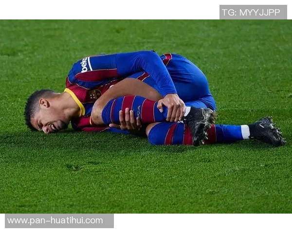 巴萨全队向阿劳霍表达支持,染红事件背后揭示深层意义 巴萨全队向阿劳霍表达支持,染红事件背后揭示深层意义