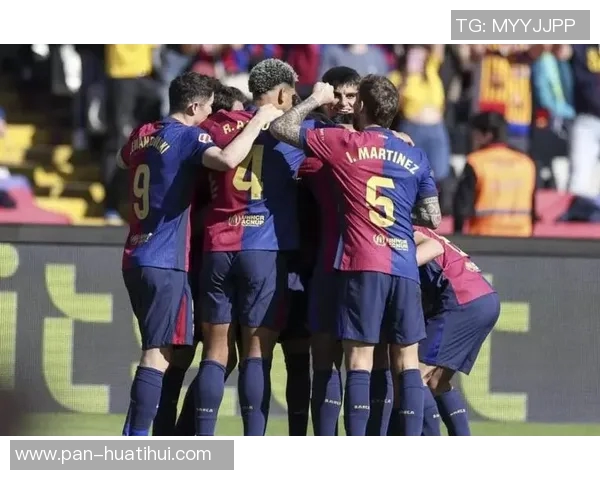 每体为巴萨评分：亚马尔、佩德里8分最高，莱万、孔德7分